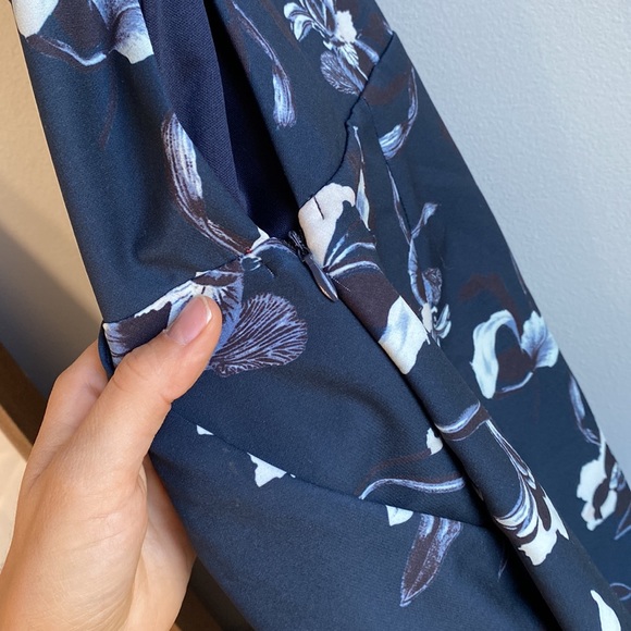 Airlie Isolla Bella Halter Midi Dress - Picture 4 of 11